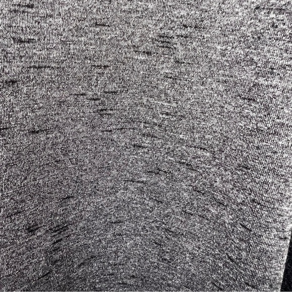 Pennington's Nola Activewear Hi Low Hem Vneck Tshirt - Picture 6 of 8